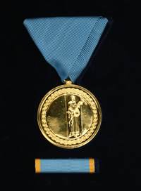 Zlatna medalja za izuzetne zasluge